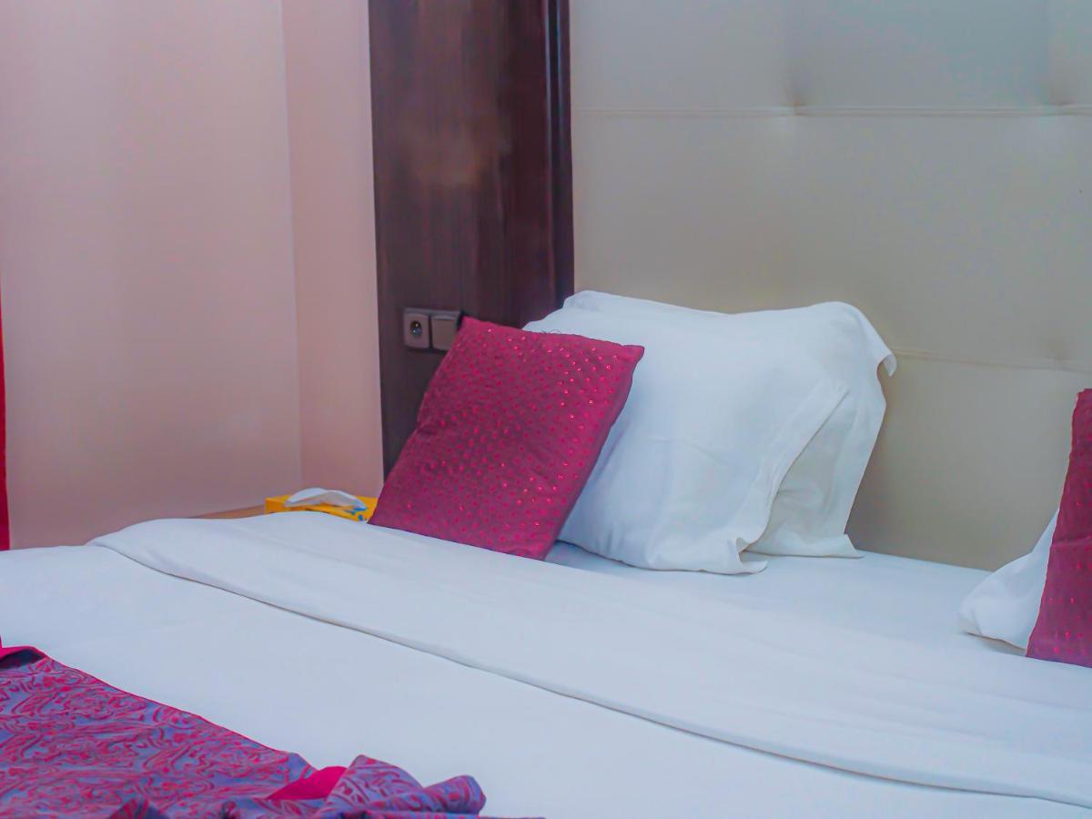 דקר Hotel Fleur De Lys Almadies מראה חיצוני תמונה