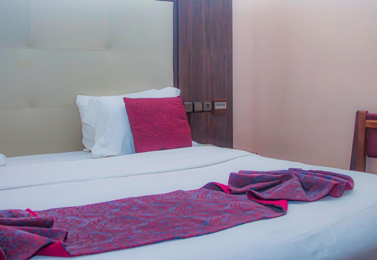 דקר Hotel Fleur De Lys Almadies מראה חיצוני תמונה