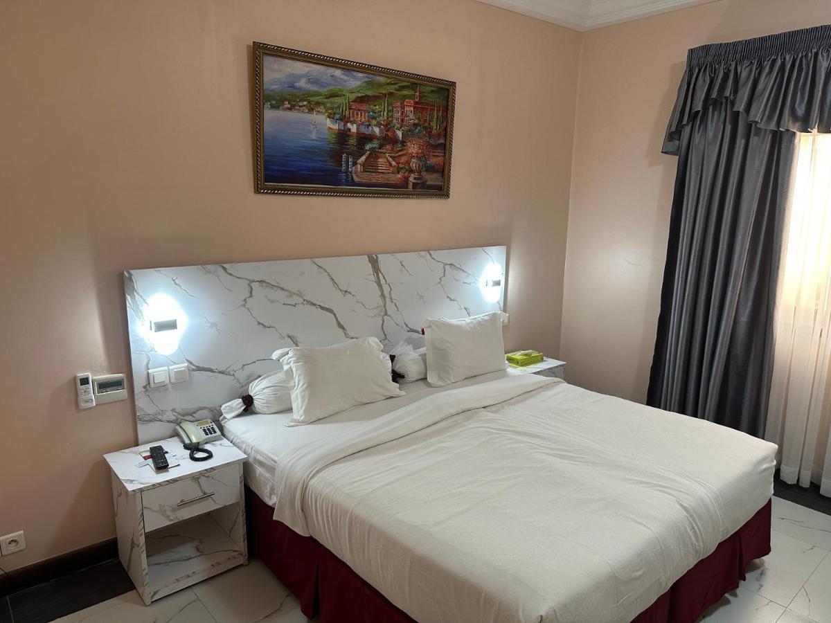 דקר Hotel Fleur De Lys Almadies מראה חיצוני תמונה